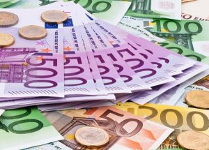 کاهش در قیمت یورو و پوند