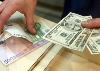 کاهش 50 تومانی قیمت دلار و یورو