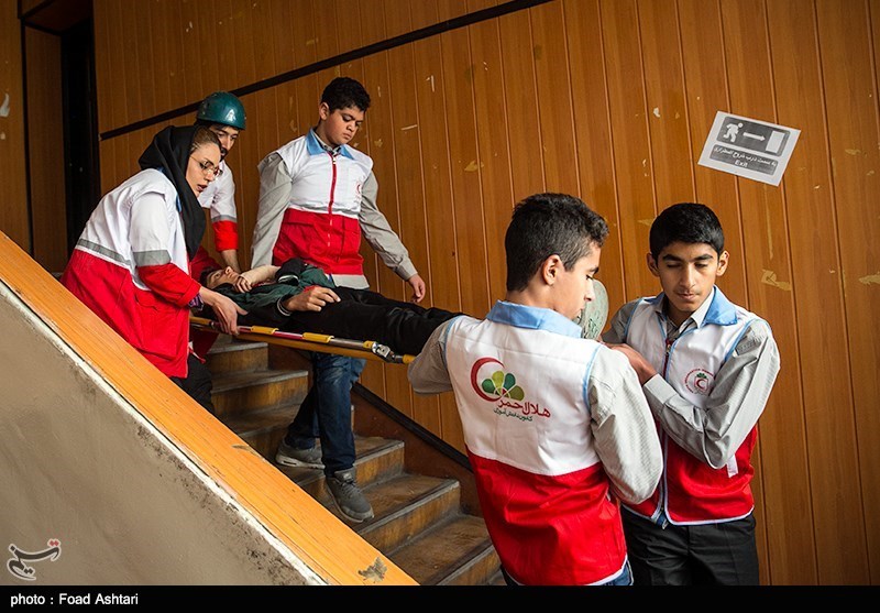 بیستمین دوره مانور زلزله شهر تهران با شعار «مدرسه ایمن ، جامعه تاب آور»