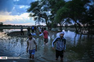 امدادرسانی هلال احمردرمناطق سیل زده خوزستان