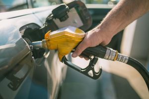 رویکرد تولید و مصرف بنزین با تأملی بر افزایش خودروها