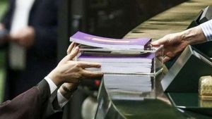 رئیس‌جمهور فردا برای تقدیم لایحه بودجه ۹۹ به مجلس می‌رود