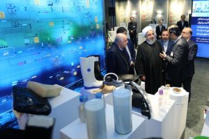 رییس‌جمهور از نمایشگاه دستاوردهای صنعت پتروشیمی بازدید کرد