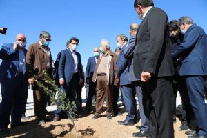 آغاز دهه طلایی چادرملو  با افتتاح و بهره برداری از ۲ طرح  نیروگاه خورشیدی و کمربند سبز عقدا تا اردکان با حضور وزیر صمت