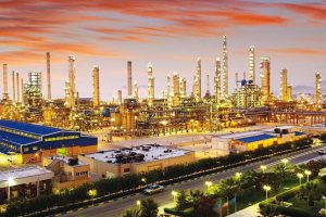 روزانه ۱۱ میلیون لیتر بنزین در پالایشکاه نفت اصفهان تولید می‌شود