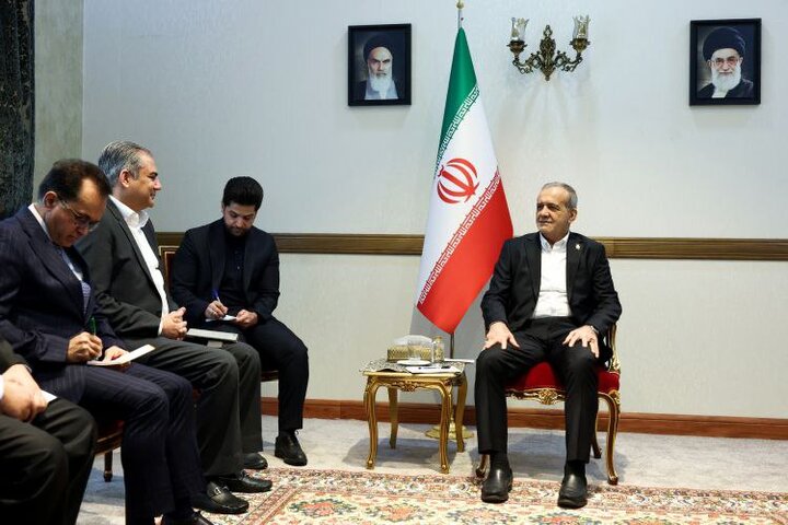 رئیس جمهور: تعاملات ایران و پاکستان الگوی برادری در منطقه است رئیس جمهور: تعاملات ایران و پاکستان الگوی برادری در منطقه است