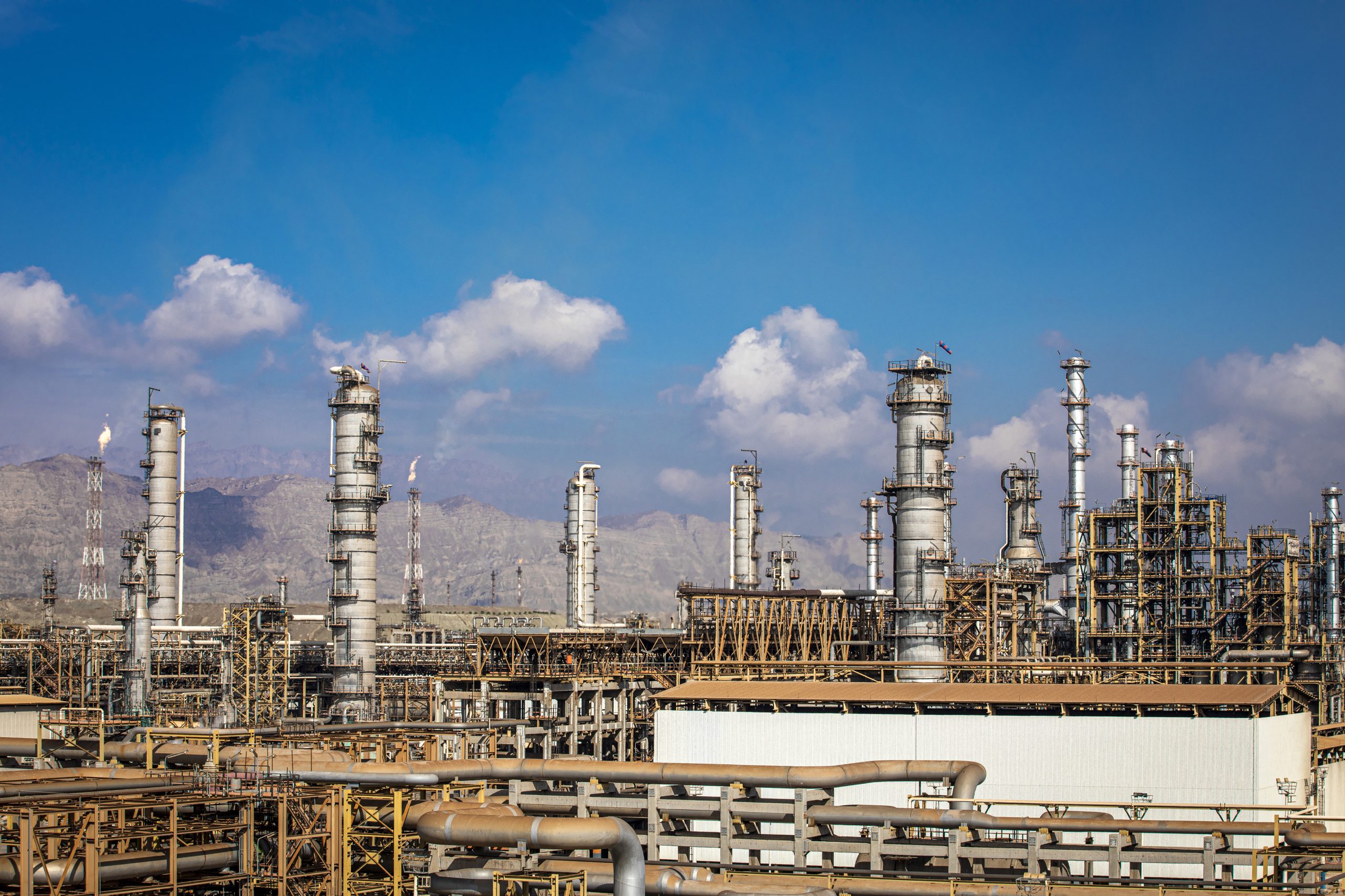 پیشتازی شرکت نفت ستاره خلیج فارس در توسعه زیرساختهای پالایشی با سرمایهگذاری میلیاردی در سال ۱۴۰۳ پیشتازی شرکت نفت ستاره خلیج فارس در توسعه زیرساختهای پالایشی با سرمایهگذاری میلیاردی در سال ۱۴۰۳