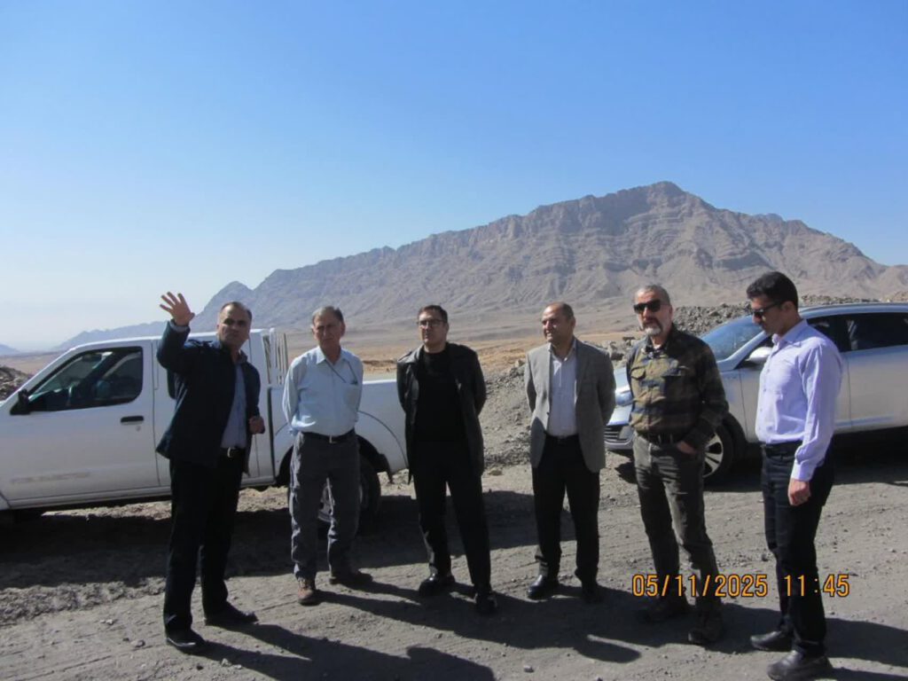 بازدید مدیرعامل آلومینای ایران از معادن بوکسیت یزد و تأکید بر رفع موانع تولید بازدید مدیرعامل آلومینای ایران از معادن بوکسیت یزد و تأکید بر رفع موانع تولید