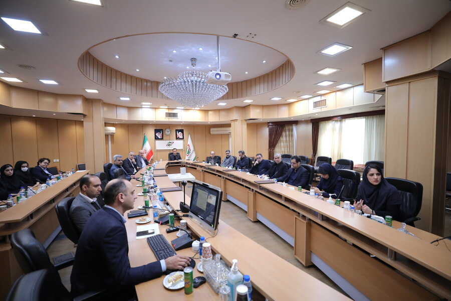 نشست صنعت کاشی و سرامیک ایران